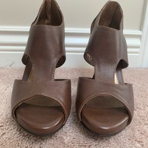 Sofft Chocolate brown heels